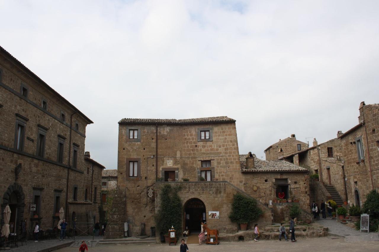 Locanda Della Buona Ventura Bagnoregio Bagian luar foto